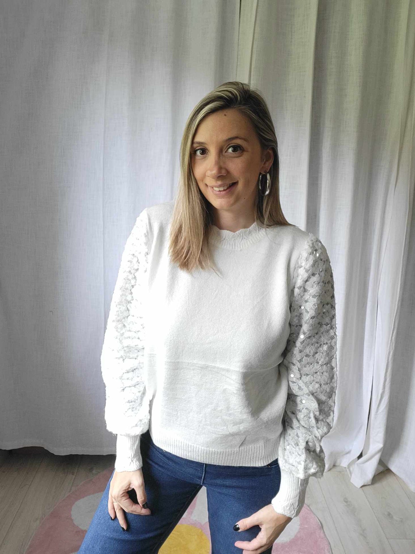 Pull blanc à Sequins